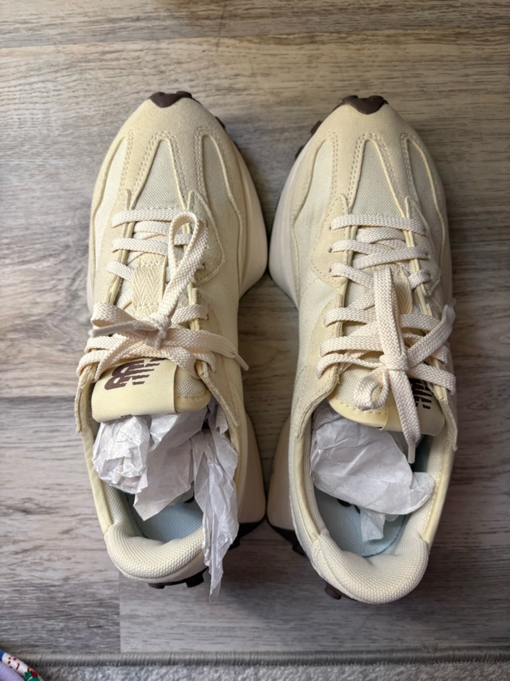 New Balance 327 Women's Sneakers - Picture 3 of 10